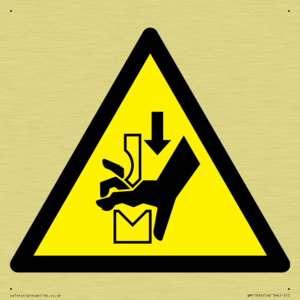 W030 Warning: Hand crushing between press brake tool
